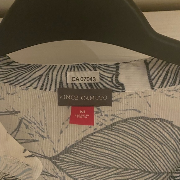 Vince Camuto tunic - Picture 6 of 9